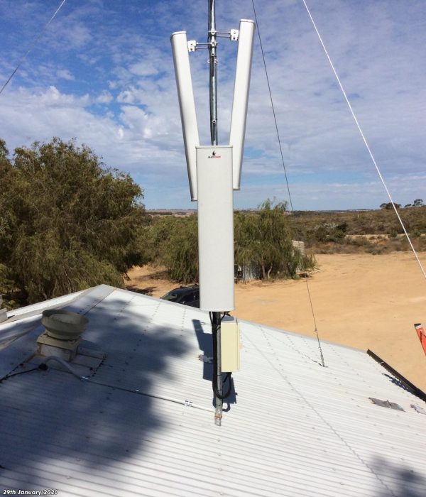 DAS - Stadium antennas rooftop side view blackhawk ESS